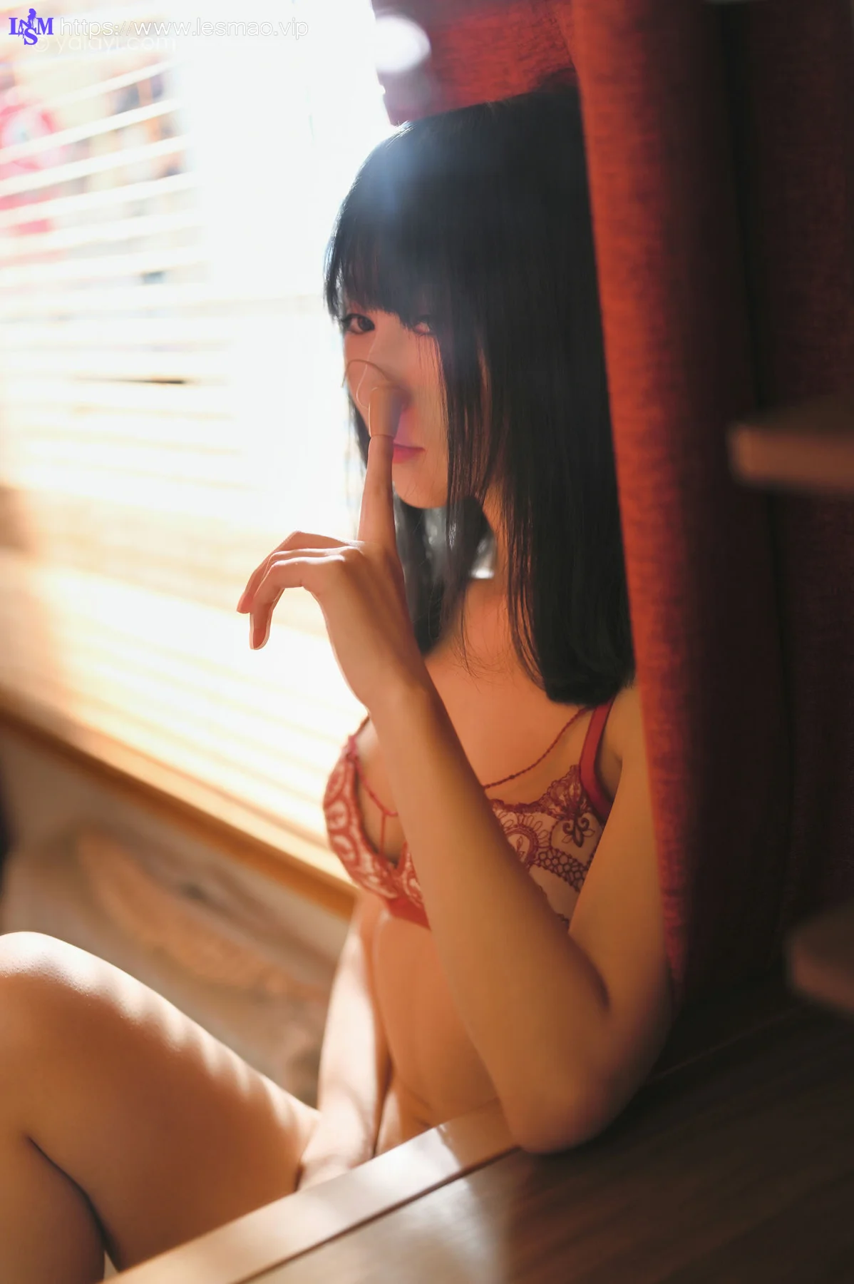YALAYI 雅拉伊 Vol.813    田也 时光荏苒 - 1