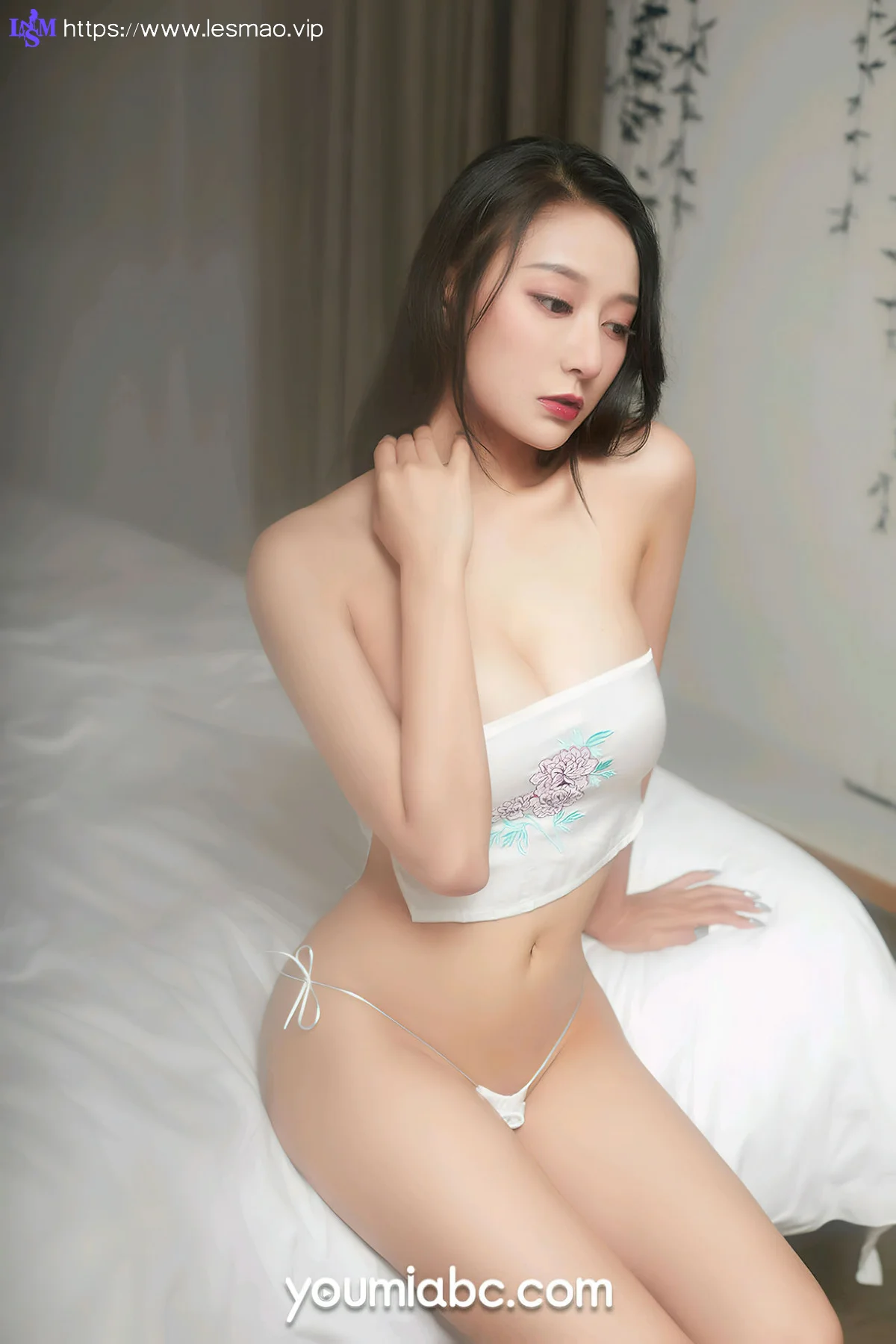 YOUMEI 尤美  2022-08-14-1 何嘉颖 翘臀丁字裤 - 2