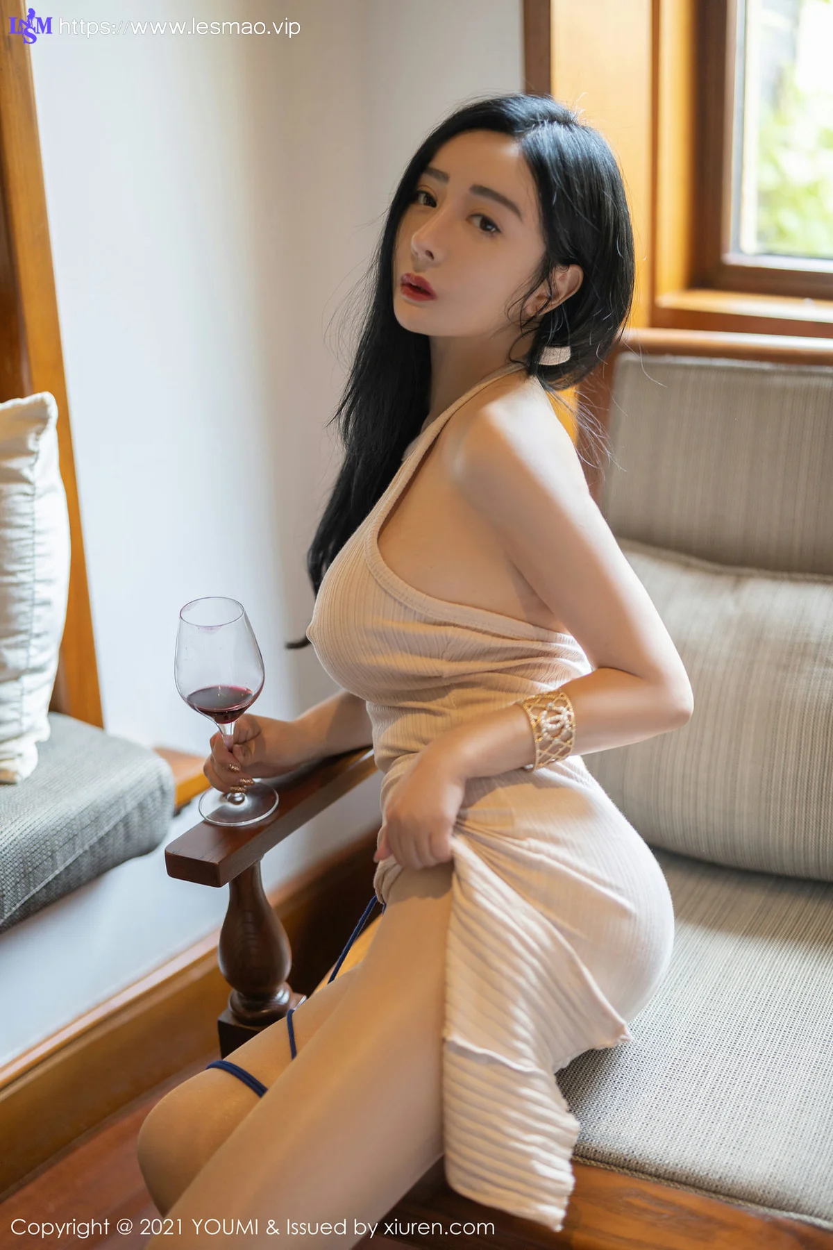 YOUMI 尤蜜荟 Vol.664  娇媚动人 允爾 西双版纳旅拍 - 2