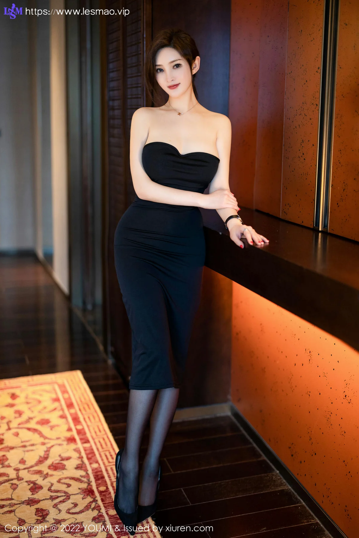 YOUMI 尤蜜荟 Vol.817 诱人黑丝 奶瓶土肥圆矮挫丑黑穷 性感私... - 1