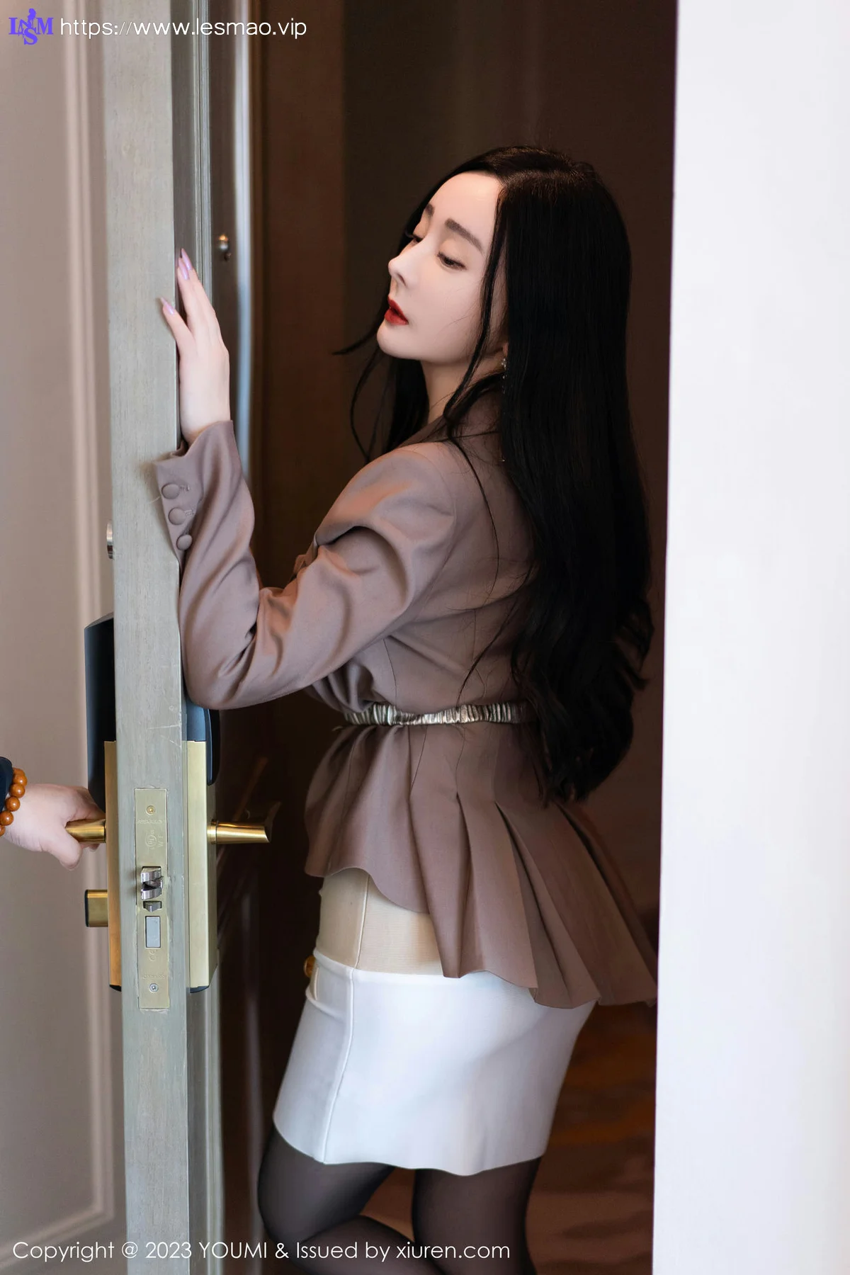 YOUMI 尤蜜荟 Vol.950 允爾 魅惑黑丝性感写真11 - 2