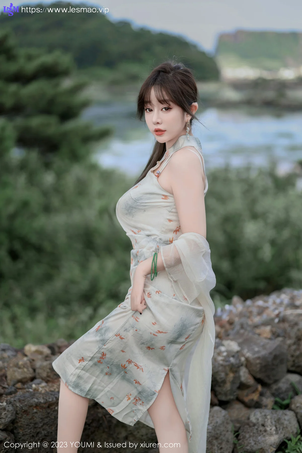 YOUMI 尤蜜荟 Vol.983 王雨纯 长款旗袍济州岛旅拍1 - 3